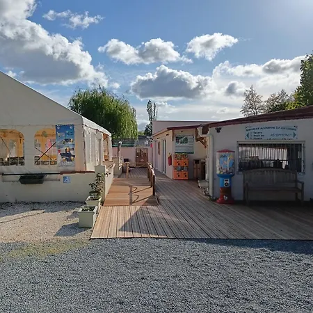 אתר קמפינג Ile Aux Loisirs