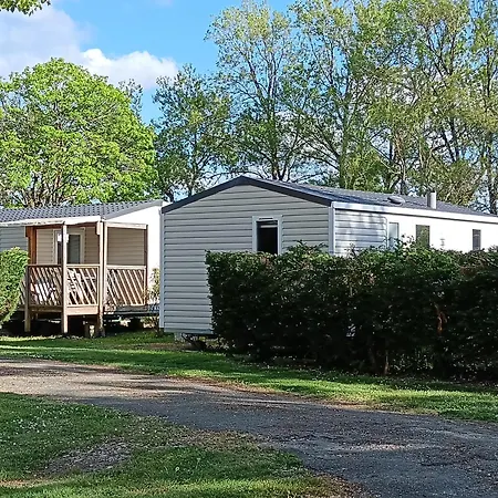 Ile Aux Loisirs Le Mung
